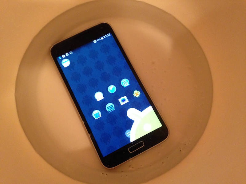 Galaxy S5を洗う