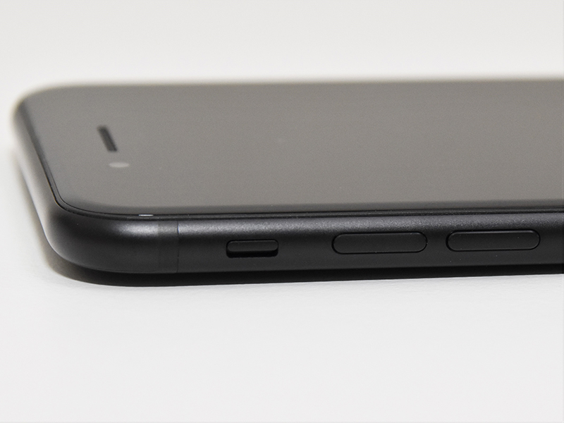 Apple iPhone 7 Plus（ブラック）を購入。外観デザインやファースト 