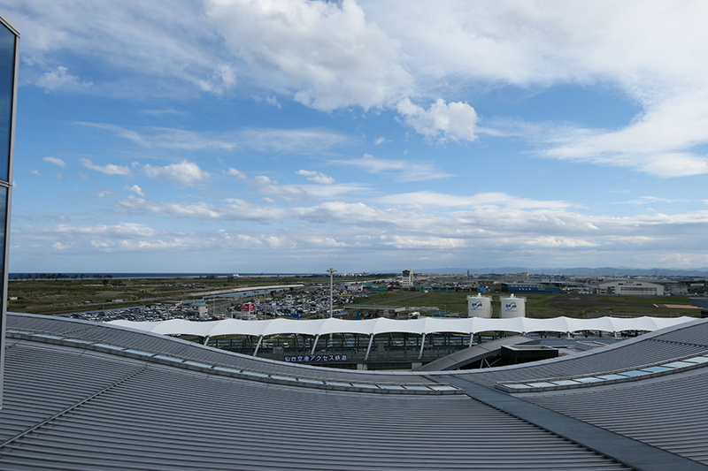 仙台国際空港の屋上展望デッキ