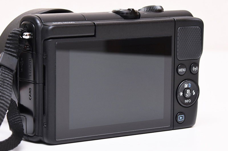 ミラーレスカメラ「Canon EOS M100」を購入。併せて揃えた周辺機器など 