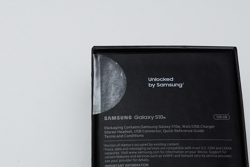 Galaxy S10e（SM-G970U1）新品のパッケージ
