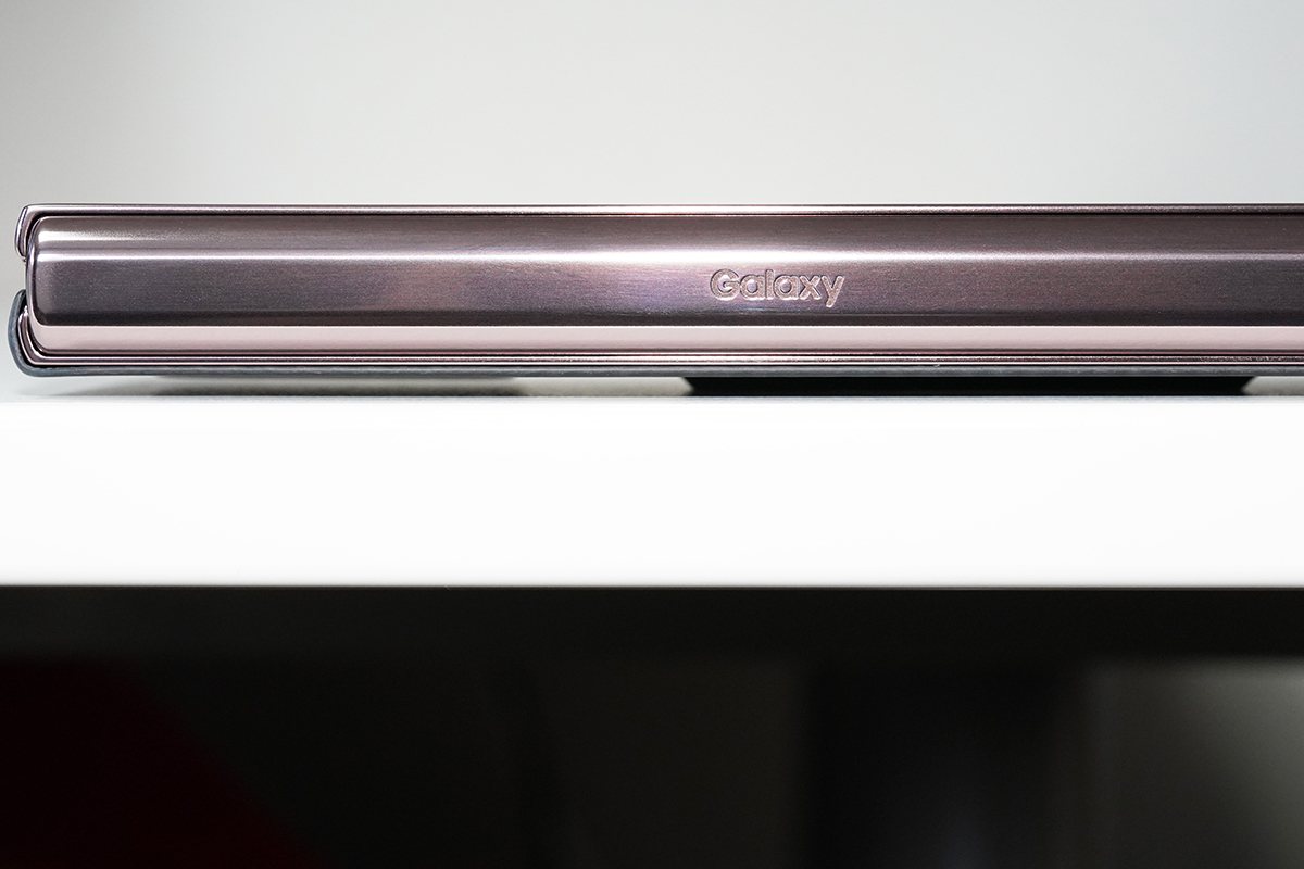 Aramid Standing Cover（アラミドスタンディングカバー） for Samsung Galaxy Z Fold2 5G EF-XF916S