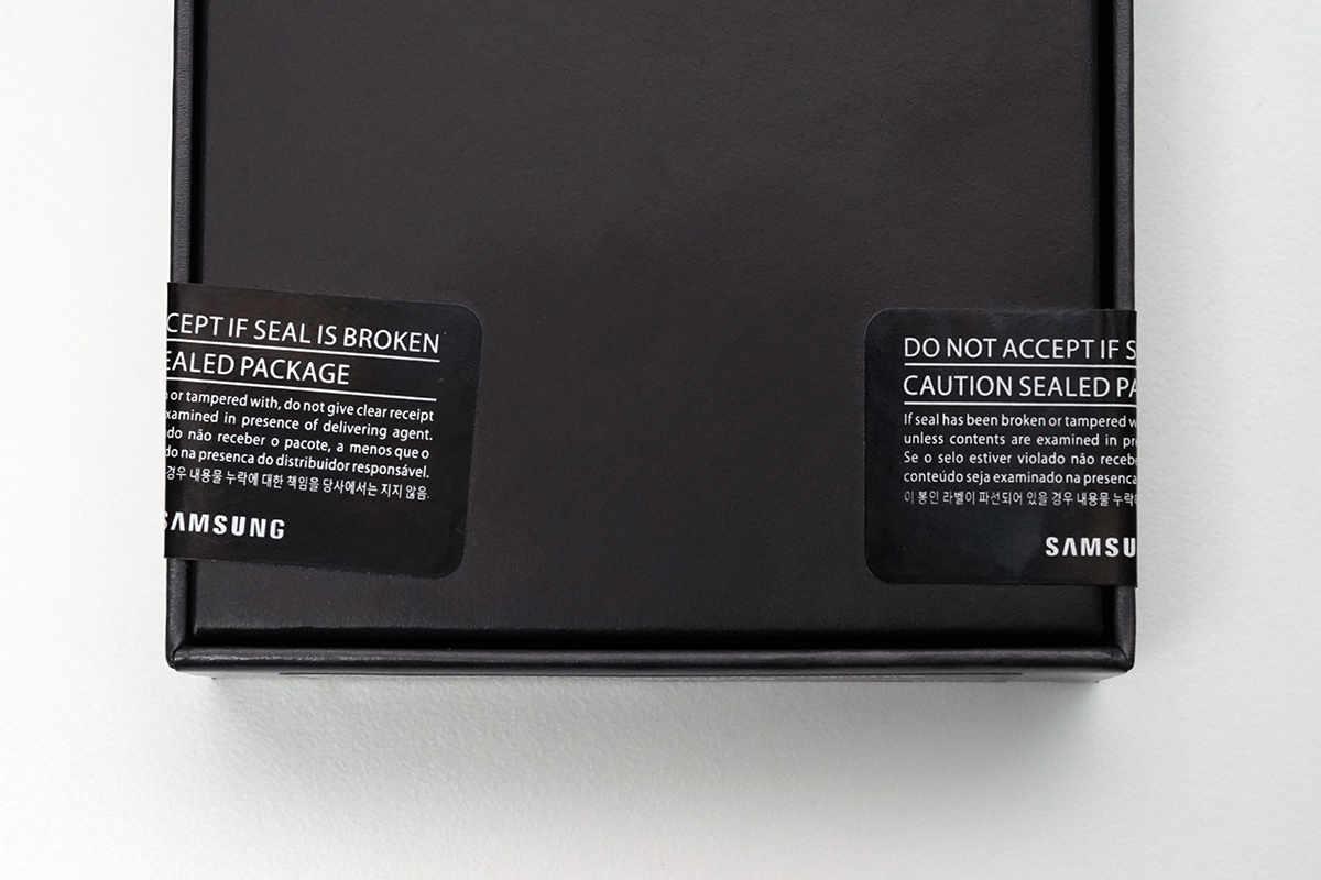 Samsung Galaxy Z Flip3 5G（シンガポール版）